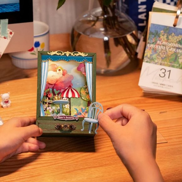 DIY 3D Box Theater Puzzle Bear's Sweetie 44pcs - Picture 3 of 6